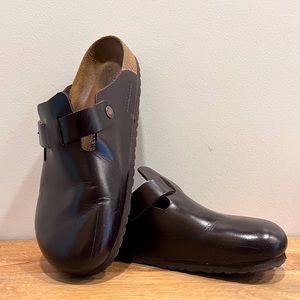 Birkenstock Bostons in Oiled Brown Leather